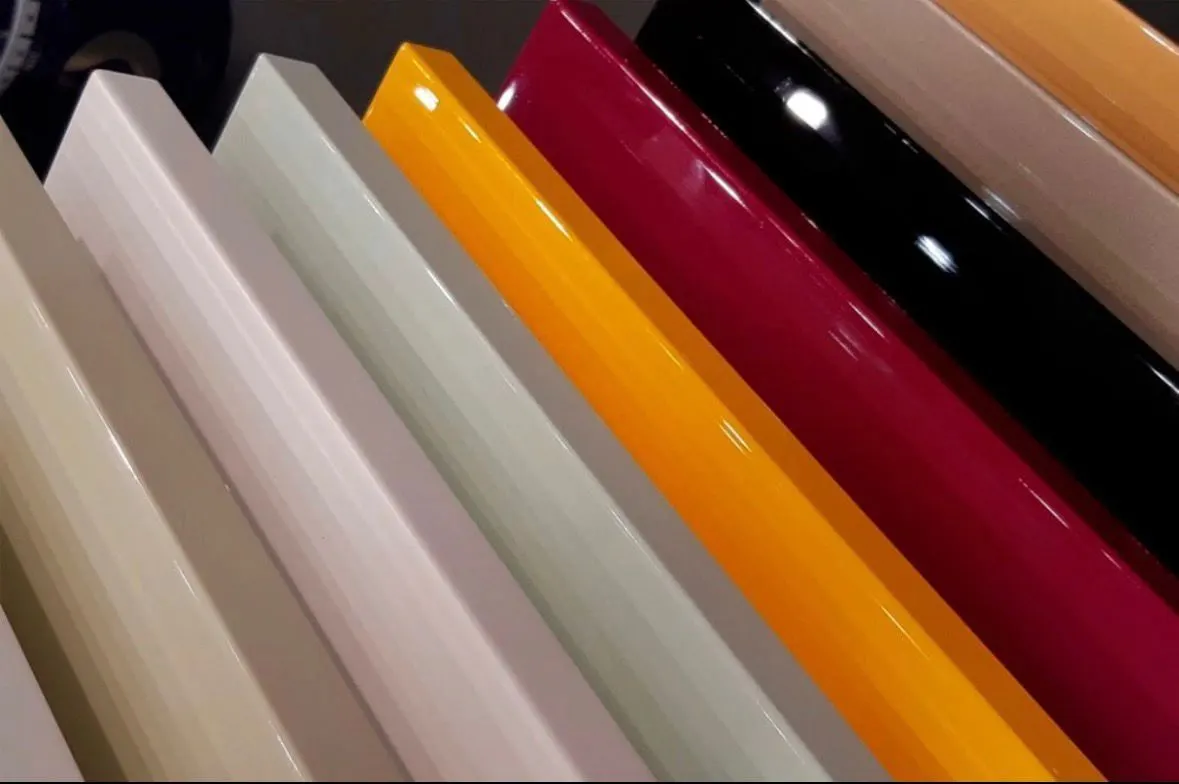 Fanned-out samples of high-gloss lacquer finishes